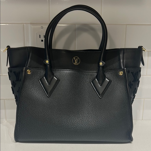 Louis Vuitton Black Leather Women's Bag - Picture 2 of 8